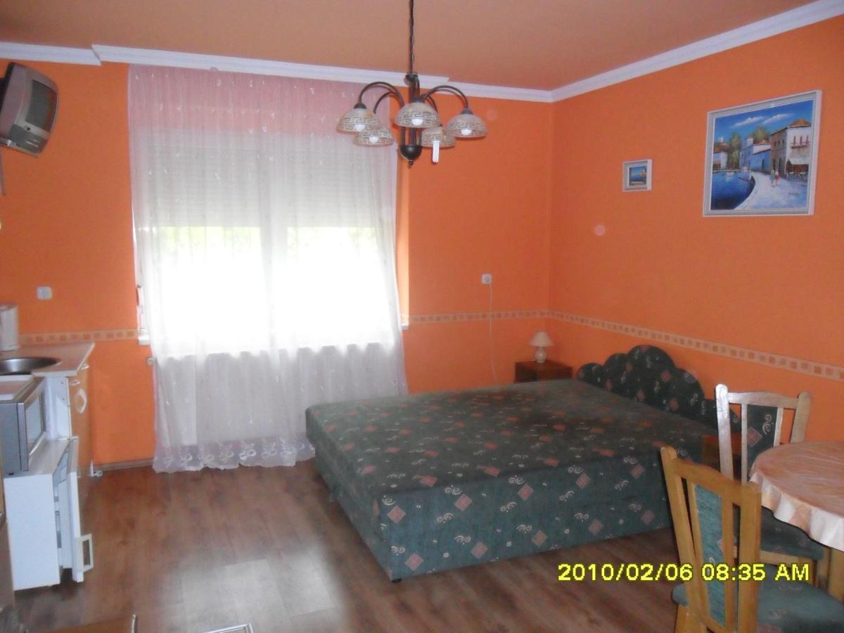 Emese Apartman Hajdúszoboszló Exterior foto
